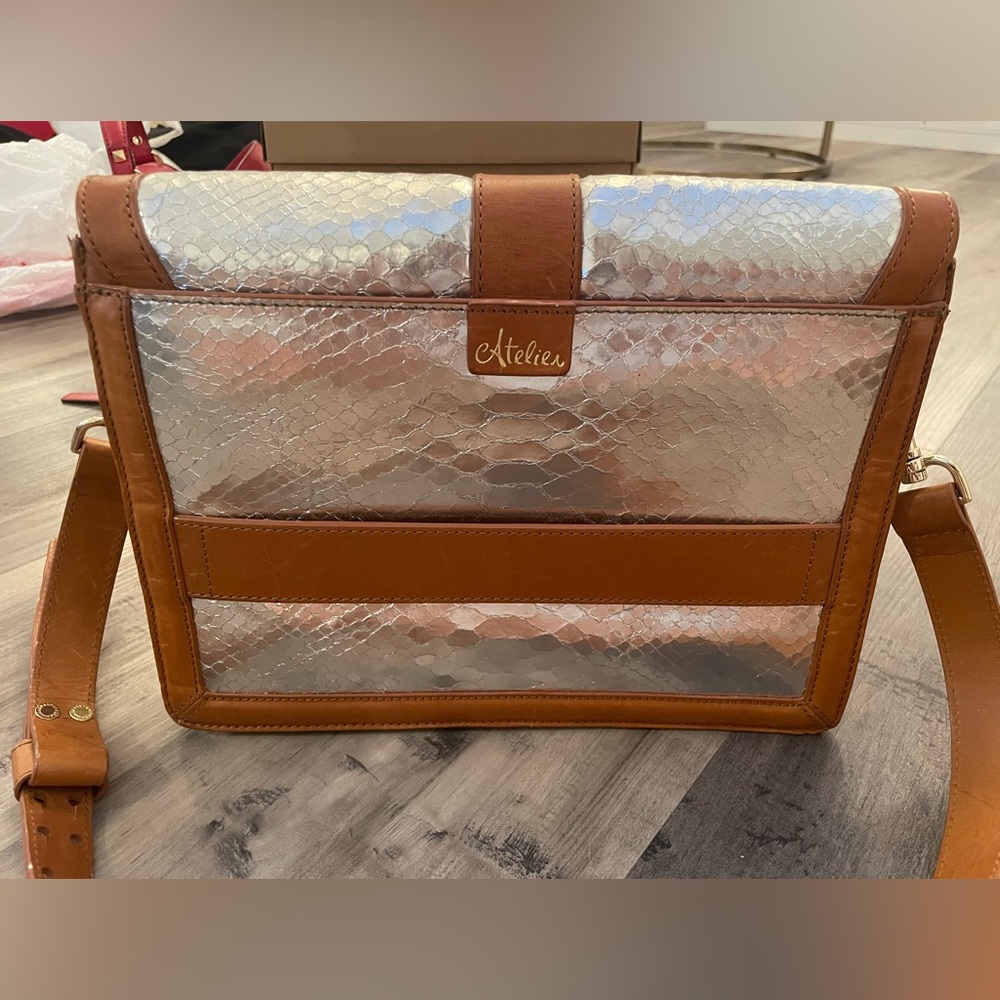 Slightly used Brahmin Altelier bag.